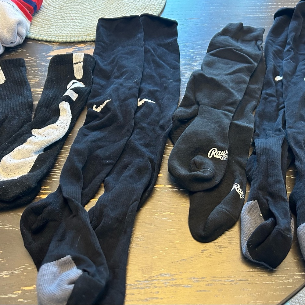 8 pair of kids baseball, soccer socks. Grade/Middle school aged. - Picture 4 of 8